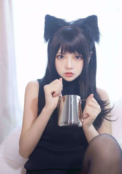 不穿内衣的瑜伽教练