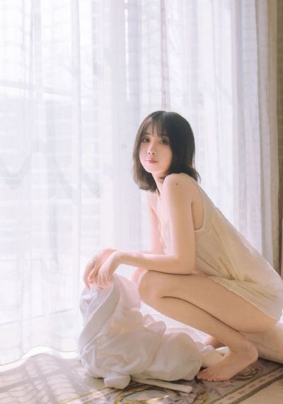 韩国mv女的坐凳子上以前的歌