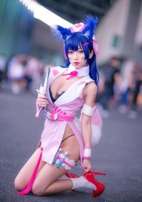 他的舌头探进蜜源毛毛虫说说视频